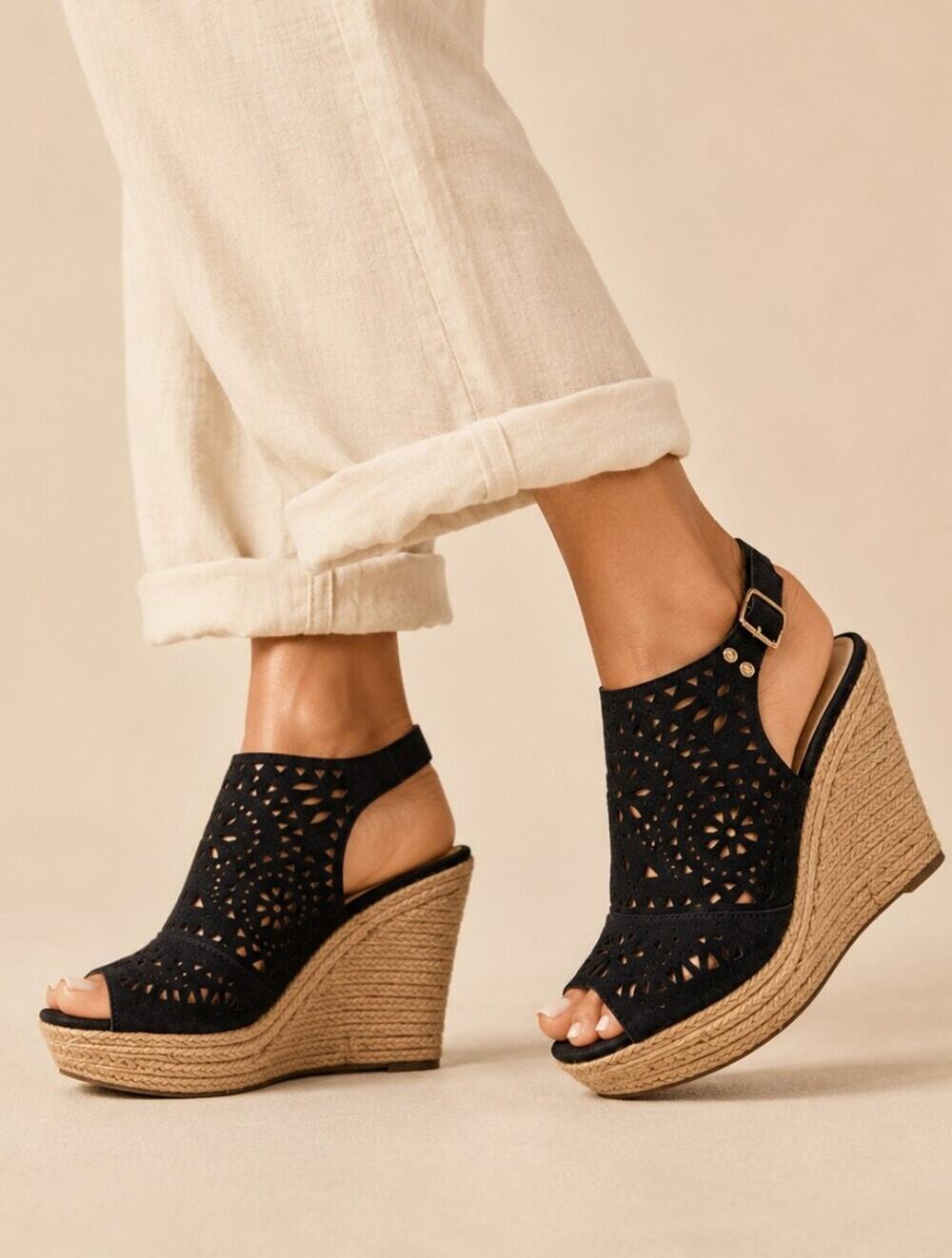 Marc Fisher Harlea Black Suede Laser Cut Espadrille Wedges 7M S4253